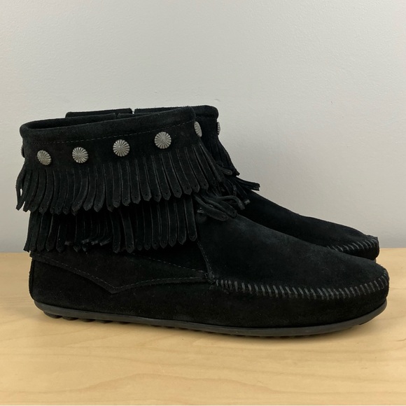 Minnetonka Women’s Size 11.0 Double Fringe Black Suede Moccasin Ankle Boots - Picture 1 of 12
